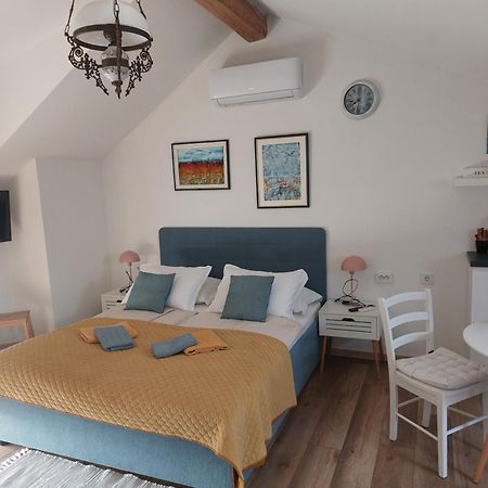 Apartment Mamut Premantura Exterior photo