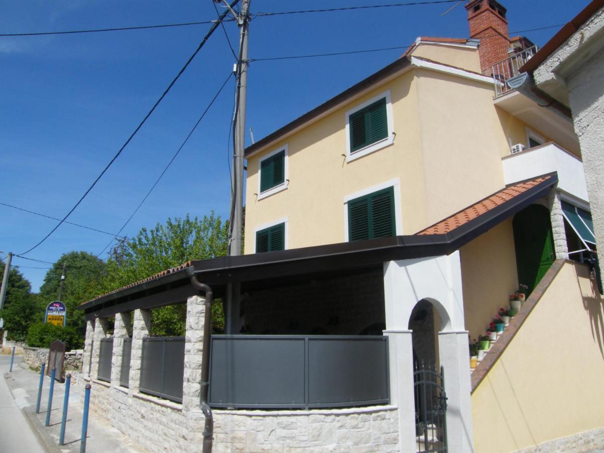 Apartment Mamut Premantura Exterior photo