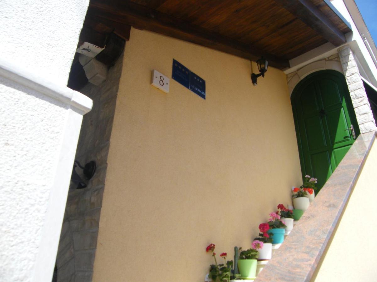 Apartment Mamut Premantura Exterior photo