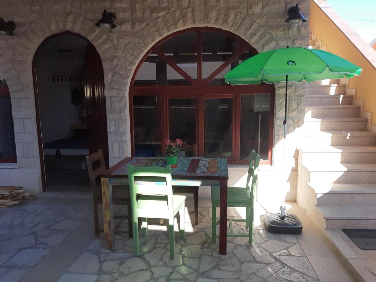 Apartment Mamut Premantura Exterior photo