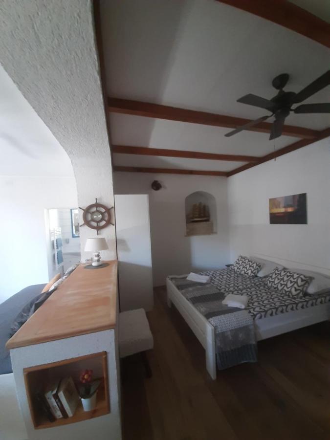 Apartment Mamut Premantura Exterior photo