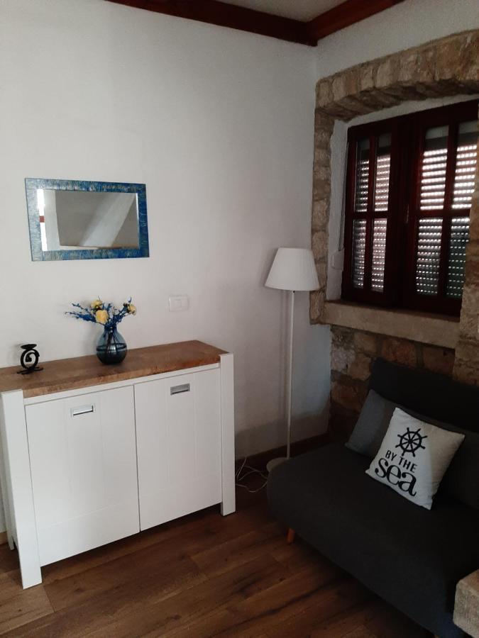 Apartment Mamut Premantura Exterior photo