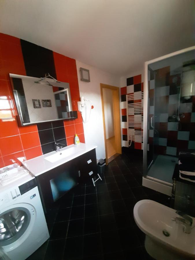 Apartment Mamut Premantura Exterior photo