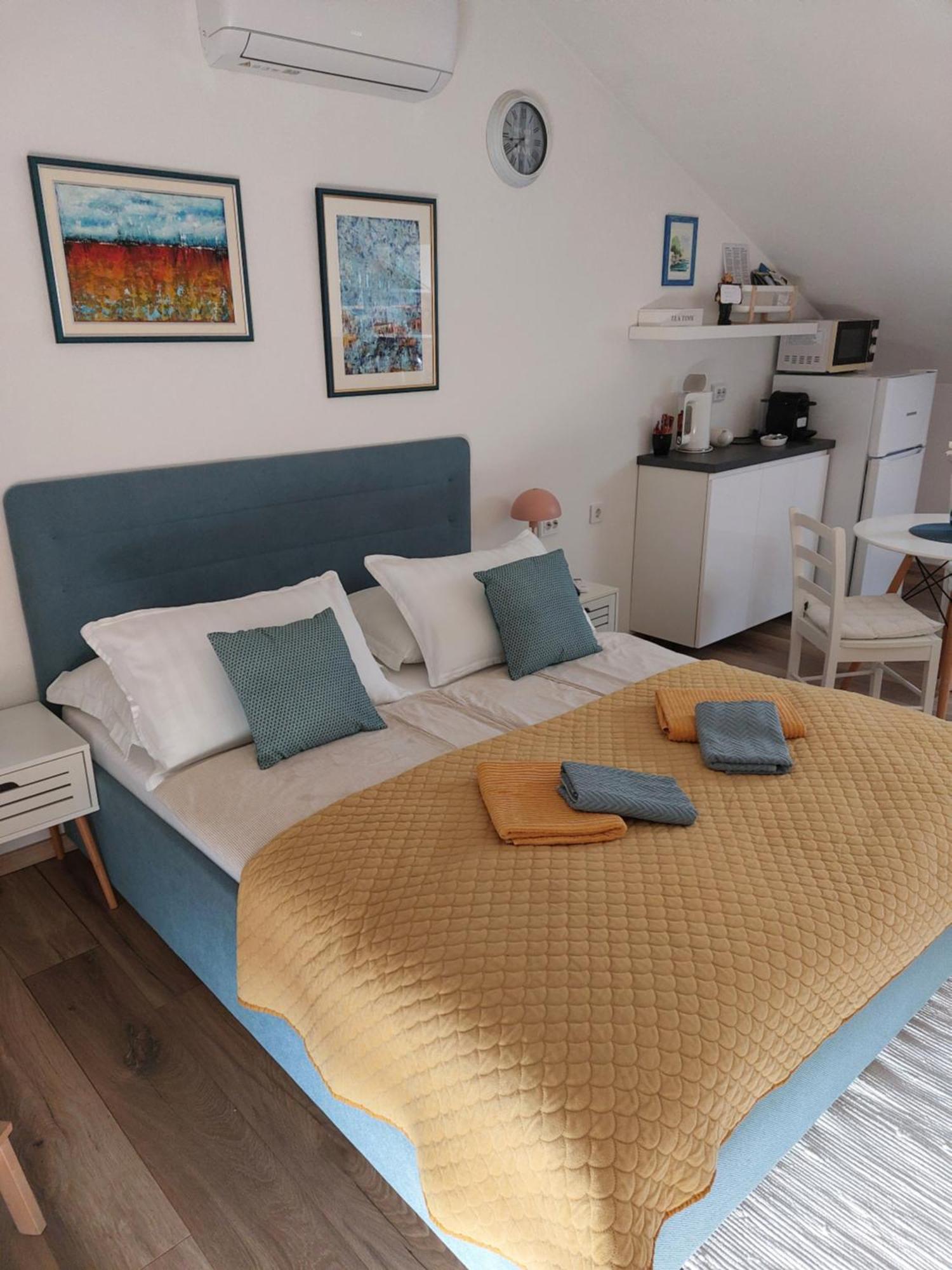 Apartment Mamut Premantura Exterior photo